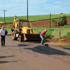 Secretaria de Obras realiza reparos no acesso à Vila Santa Catarina